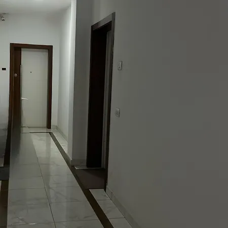 Fia 11 - Floor * טיראנה